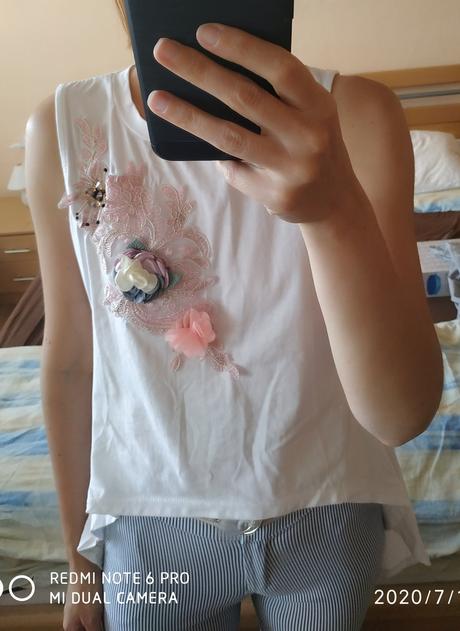 Dámske tričko s aplikáciou,