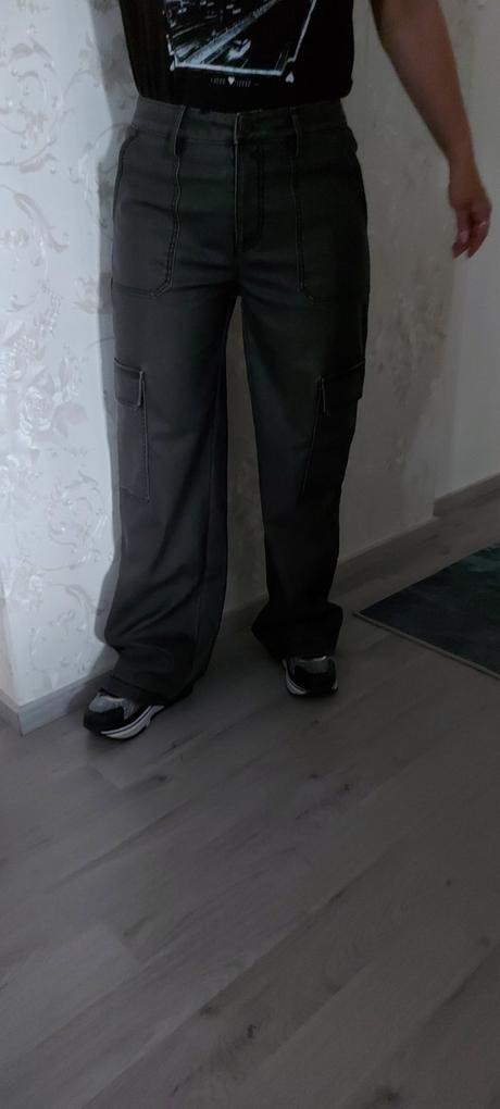 Široké nohavice,imitácia kože, stradivarius,38