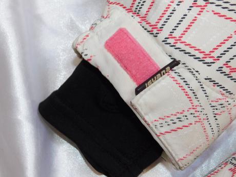 Kvalitna lyziarska bunda s odonimatelnou kapucnou, 36