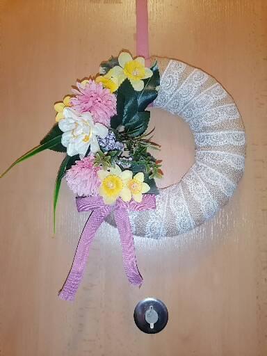 Hana kade veniec na dvere - jar, 