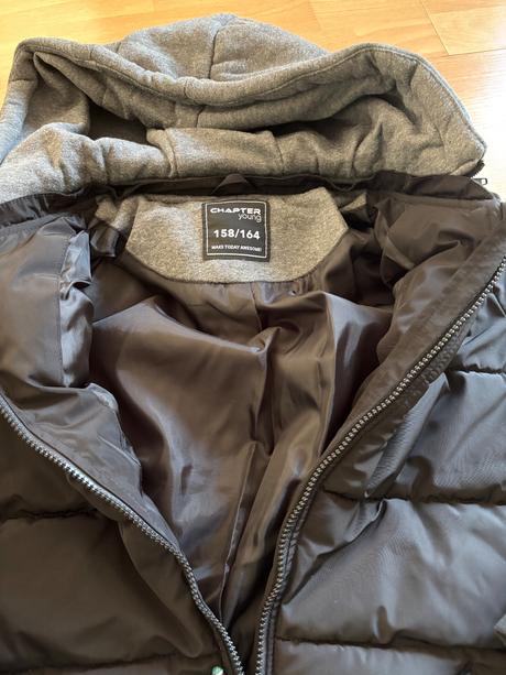 Bunda s kapucňou, chapter young,158