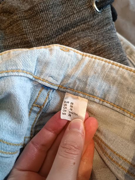 Pánske svetlé skinny rifle s trhaním, 28