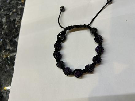 Náramok z koráliek z hematitu a granátu, 