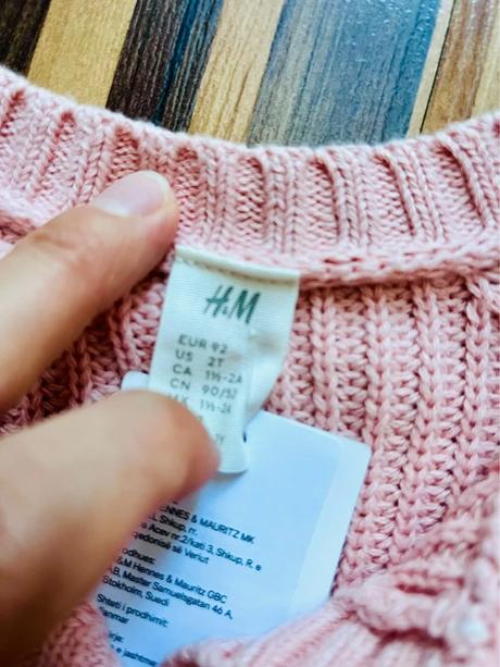 92 h&m nový nádherný jemný svetrík s čerešničkami, h&m,92