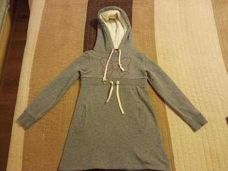 Hrubé mikinove šaty s kamienkovou mašľou, 128