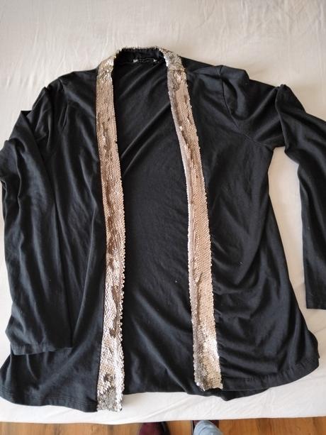 Čierny kardigan so zlatym, l