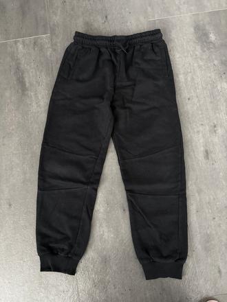 Cierne teplaky, sinsay,134