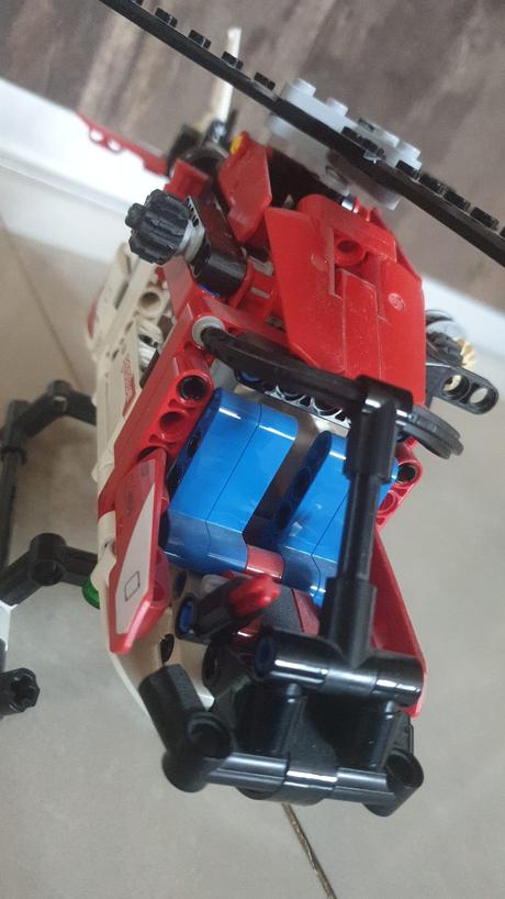 Lego technic 42092  - záchranárska helikoptéra top, 