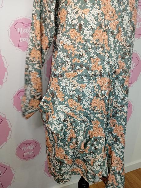 Nové asymetrické šaty, l