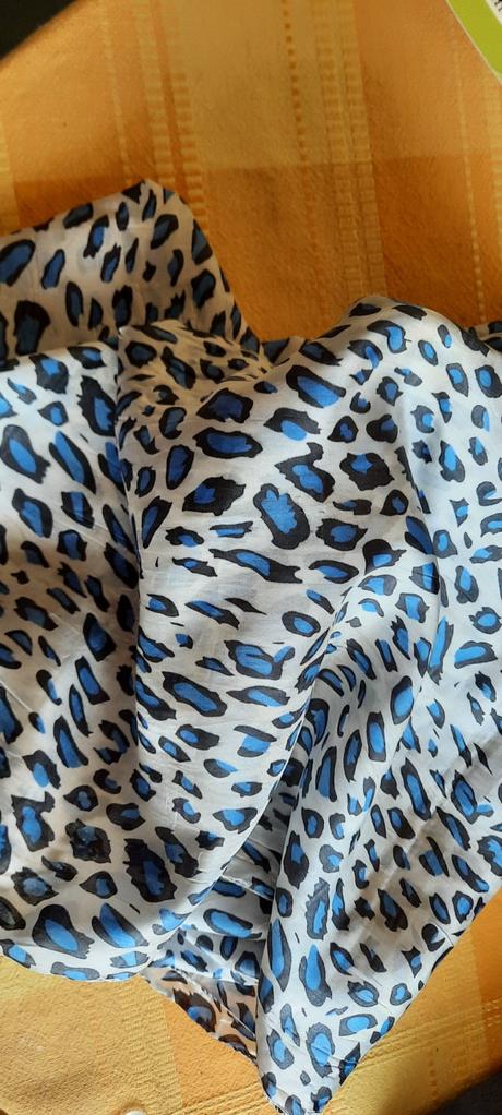 Šatka jemná ( šál ) - 187- 68 cm,