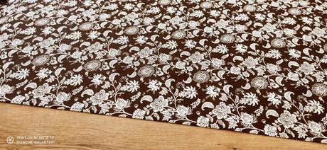 Bavlnená látka - kvety na hnedom- cena za 10 cent,
