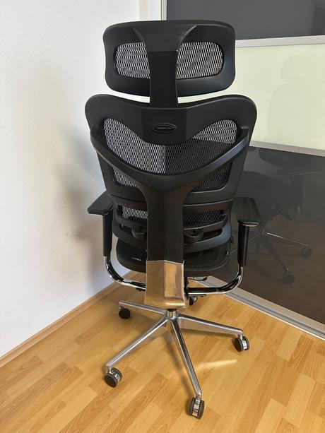 Ergonomická kancelárska stolička mosh airflow 702,