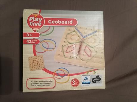 Geoboard - drevená hra na podporu creativity detí, 