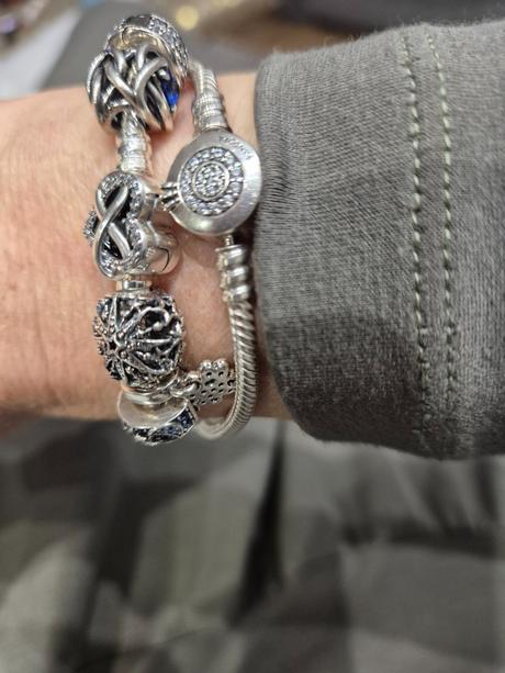 Pandora moments náramok, pandora