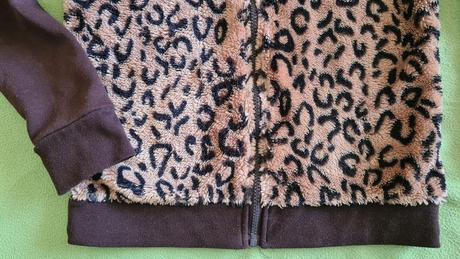 Mikina so zvieracím vzorom, 152