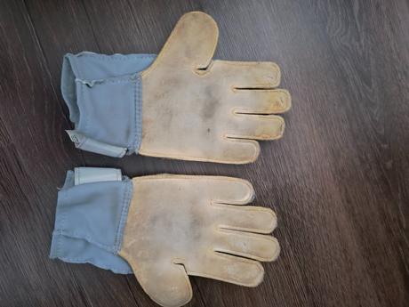 Futbal brankárske rukavice,