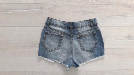 Kraťasy s čipkou, 134