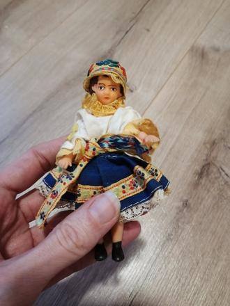 Retro bábika v kroji, 