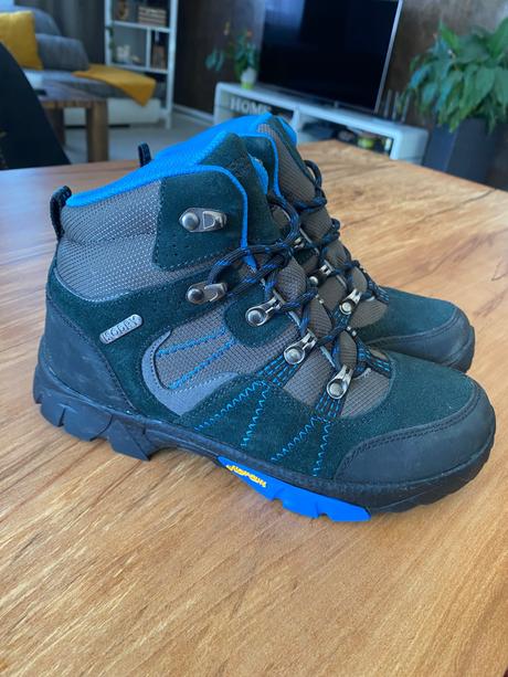 Čižmy mountain warehouse, under armour,36