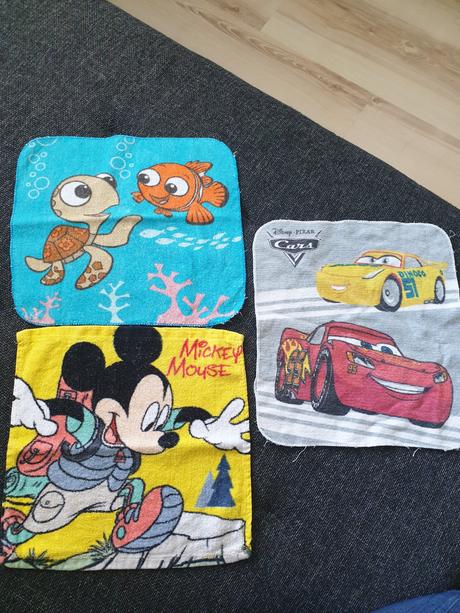 Malé uteráčiky cca 30cm mickey, dory, mc queen, 