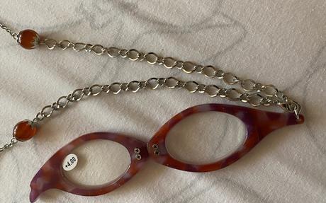 Okuliare s lupou na retiazke 4+, 