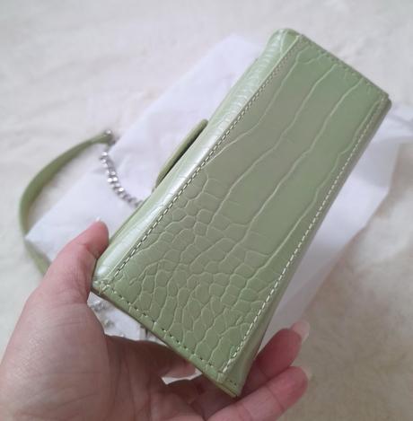 Malá kabelka dee zee, 