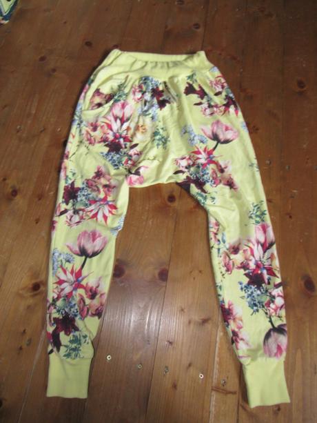 Kvetované pudlákové tepláky, xs