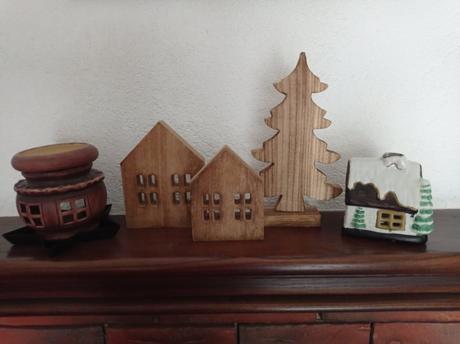 2ks drevene domceky väčší s menší top stav, 