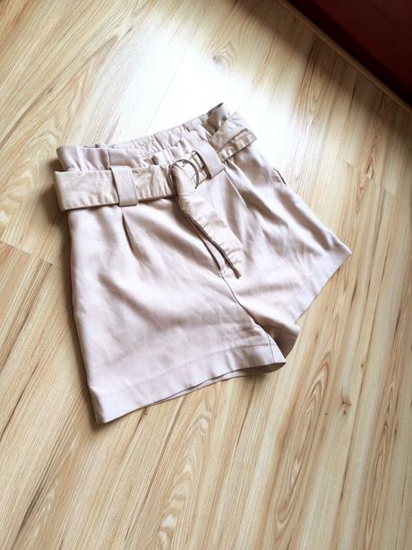 Šortky s opaskom, stradivarius,m