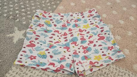 Šortky s plameniakmi, sinsay,134