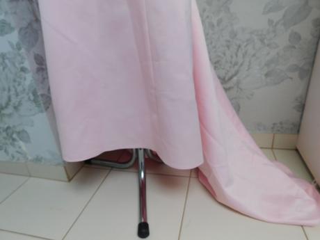 Pekne slavnostne šaty, 36