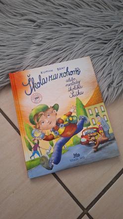 Škola za rohom kniha, 