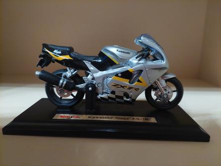 Model motorky kawasaki,