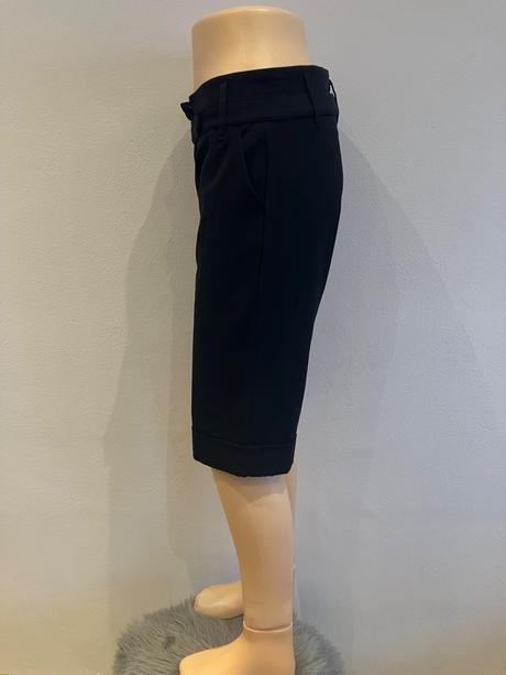 Dámske kraťasy elegantné čierne, pimkie,s