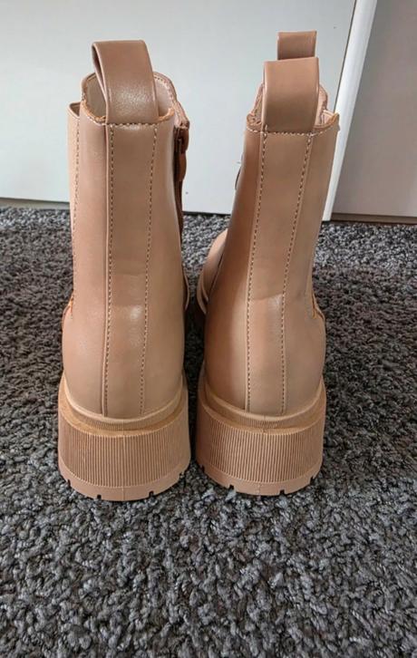 Členkove čižmy, 39