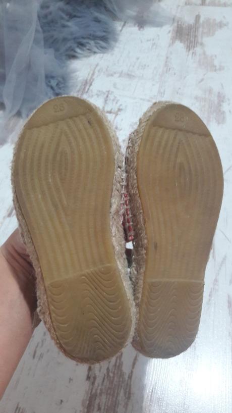 Sandalky, mayoral,28