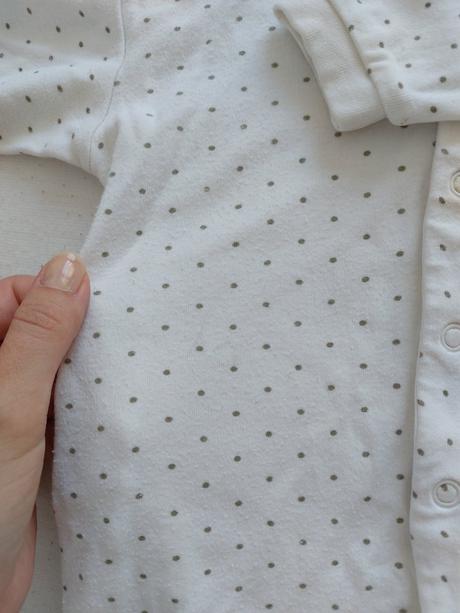 Bodkovane pyzamko, 62