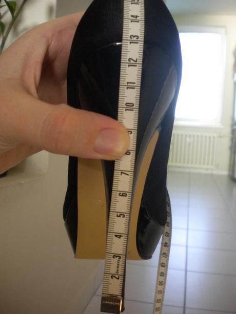 Čierne saténové lodičky, 39