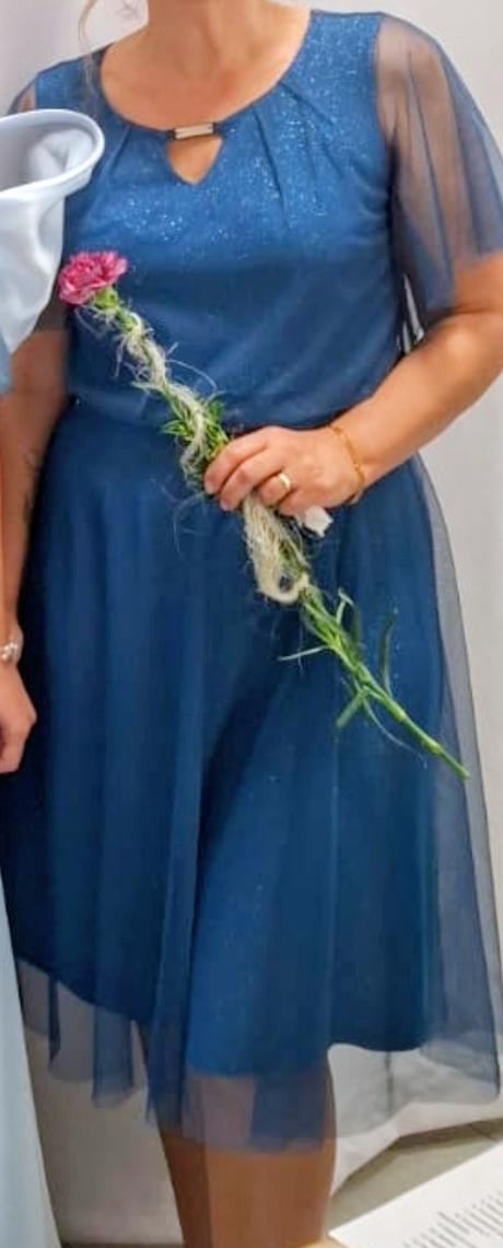 Šaty slávnostné, 42