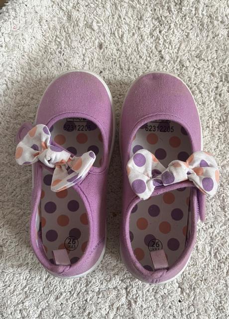 Fialové papuče, 25, 25