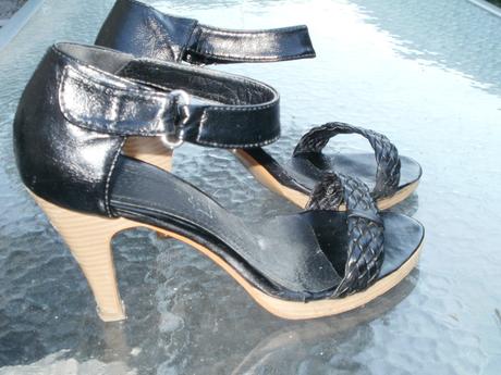 Čierne kožené vysoké sandálky, 39