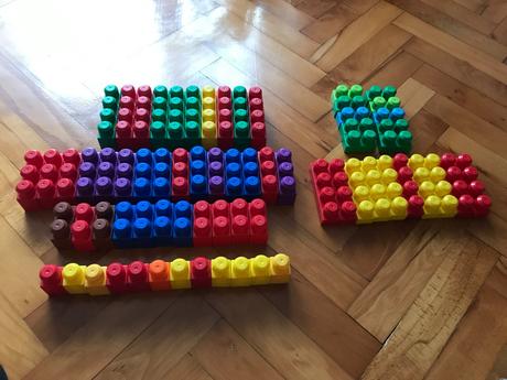 Stavebnica - 68 kusov,