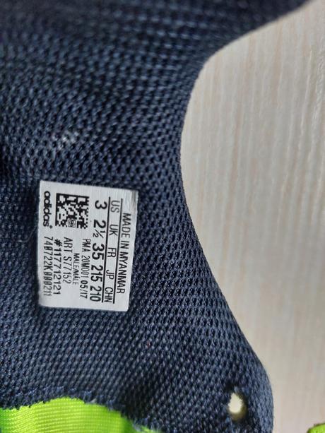 Halovky, adidas,35