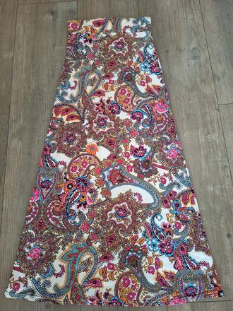 Dlhá farebná sukna, 