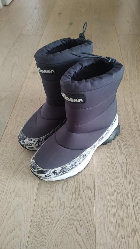 Snehule ellesse, 38