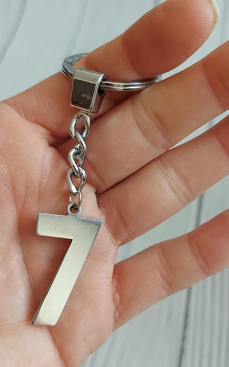 Prívesok na kľúče, sedmička,