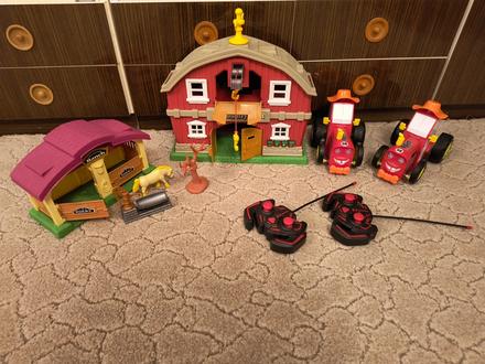 Farma a traktory na diaľkové ovládanie, 