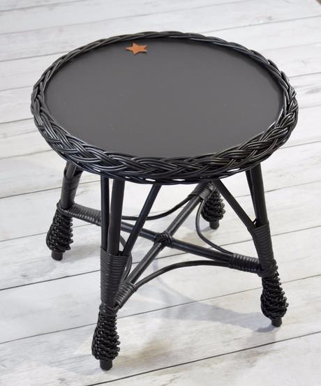 Prútený stolík okrúhly,