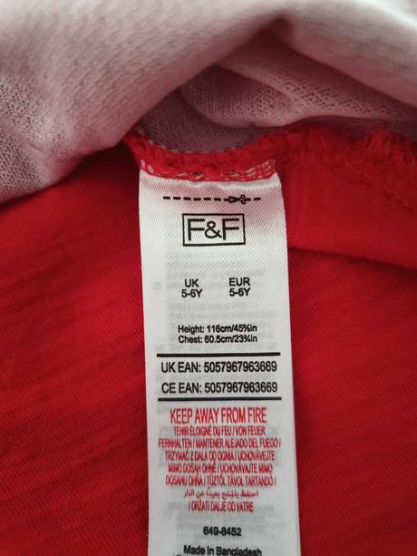 Pekné tričko vianoce, 116