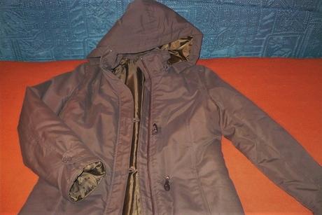 Ľahučký, ale teplý kabát s kapucňou, 36